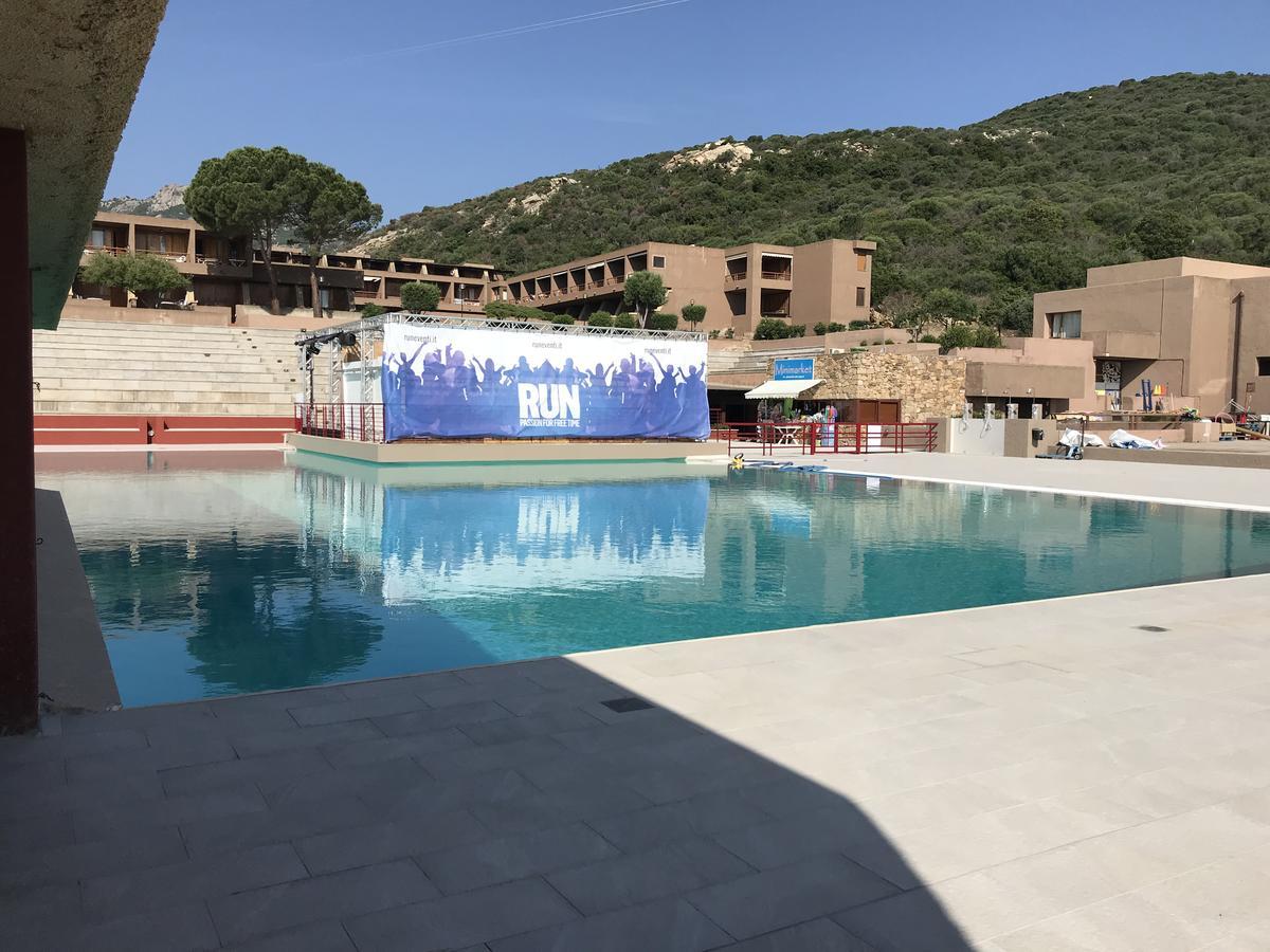 Centro Vacanze Cugnana Verde Portisco Exterior foto